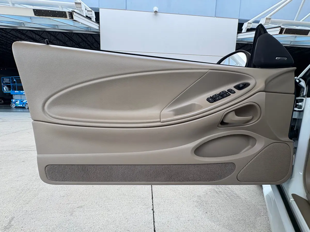 Vehicle photo 38