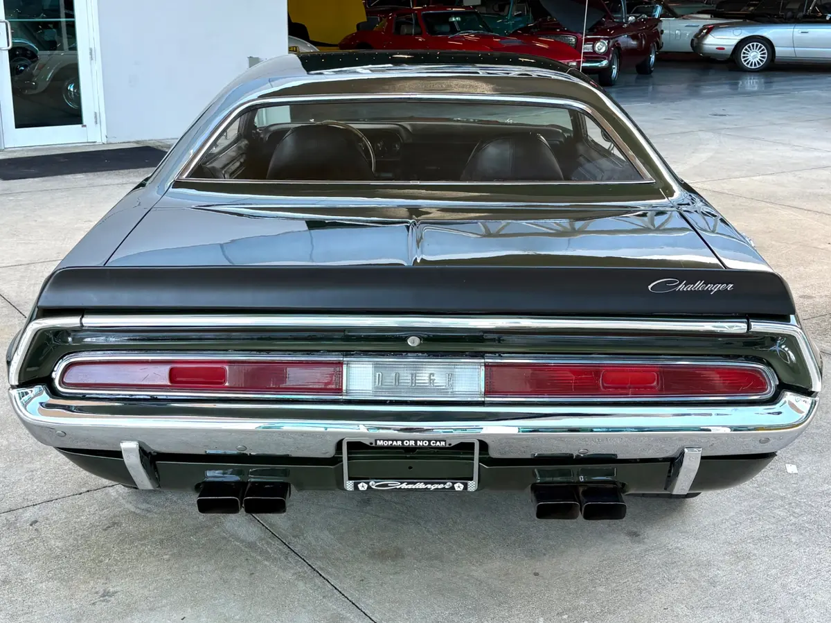 Vehicle photo 8