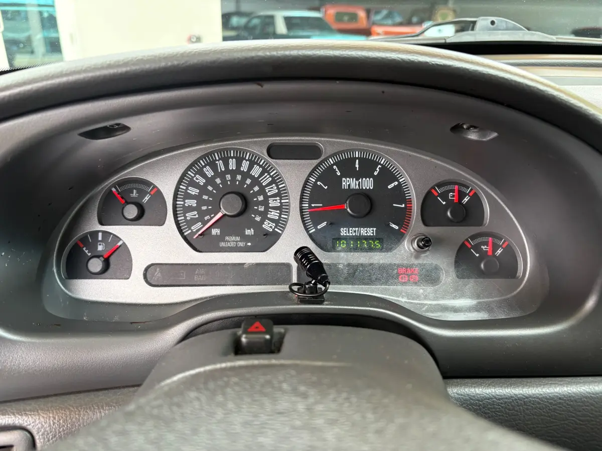 Vehicle photo 36