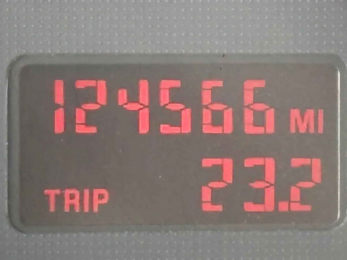 Vehicle photo 25