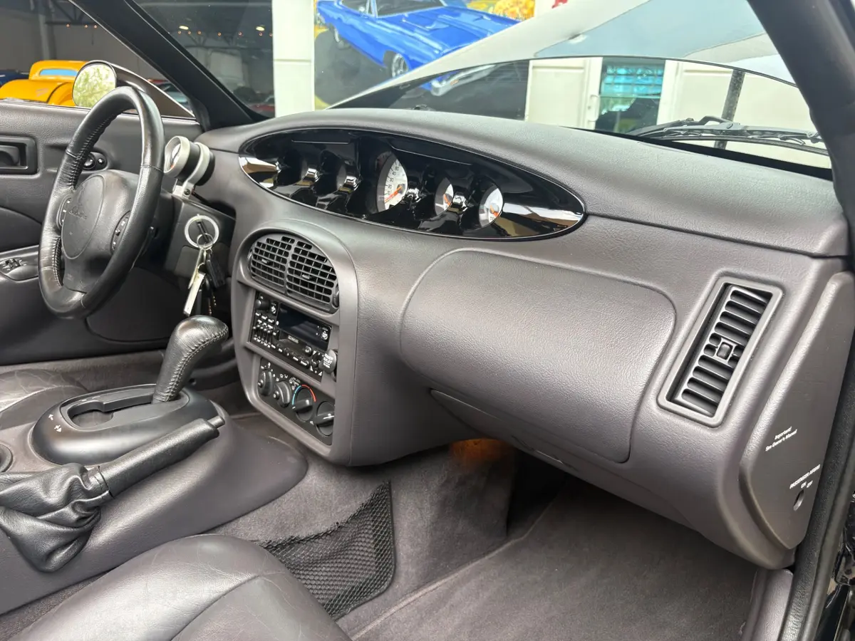 Vehicle photo 52