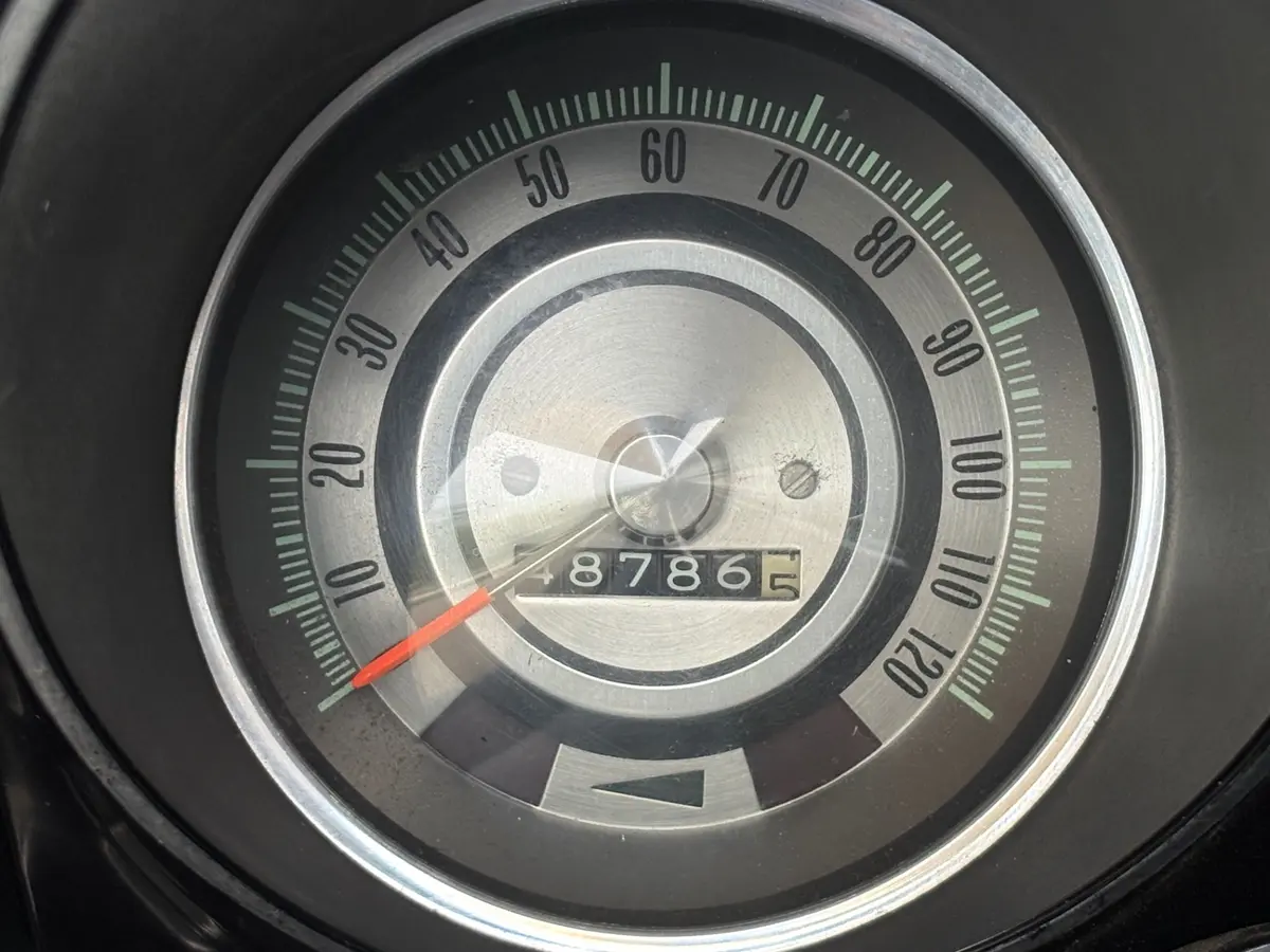 Vehicle photo 30