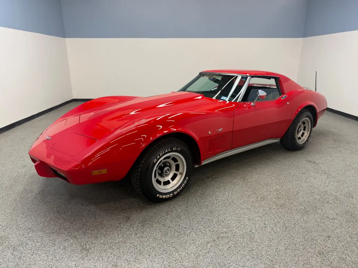 Vehicle photo 2