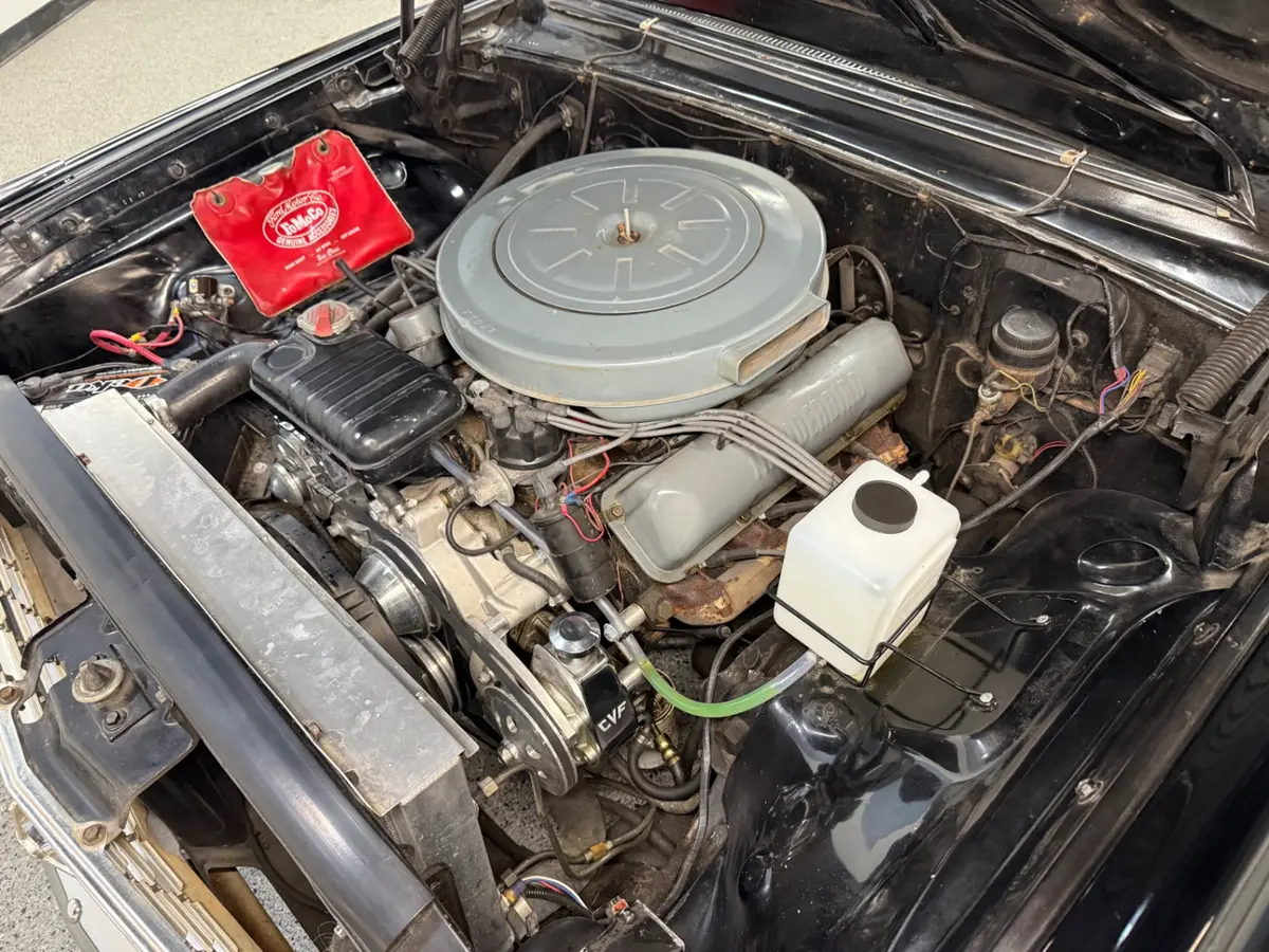 Vehicle photo 15