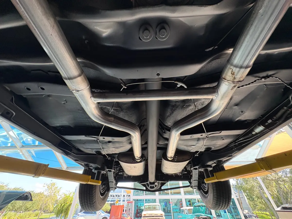 Vehicle photo 61