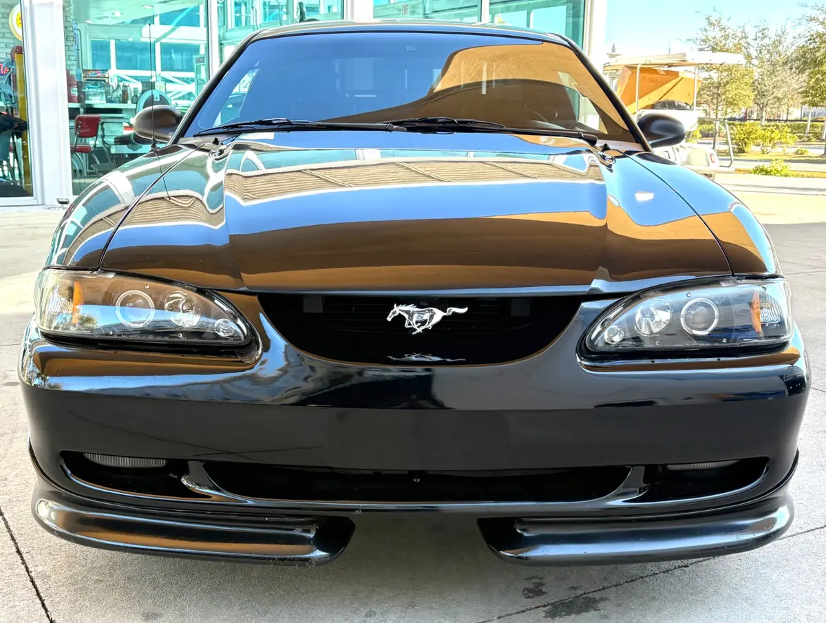 Vehicle photo 2