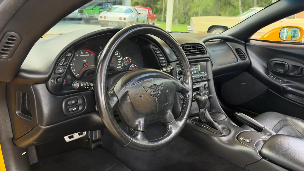 Vehicle photo 36