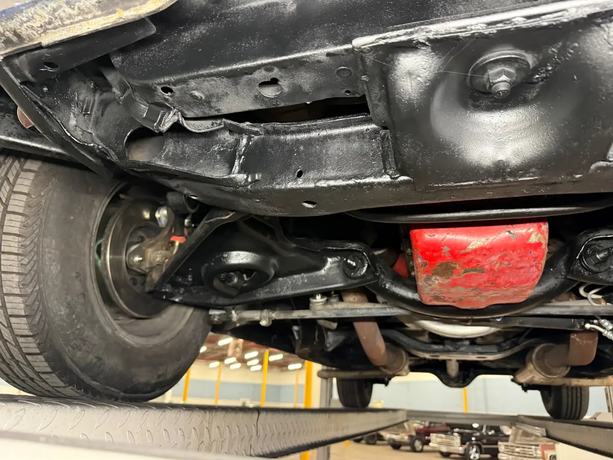 Vehicle photo 41