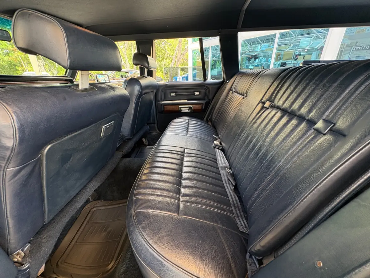 Vehicle photo 38