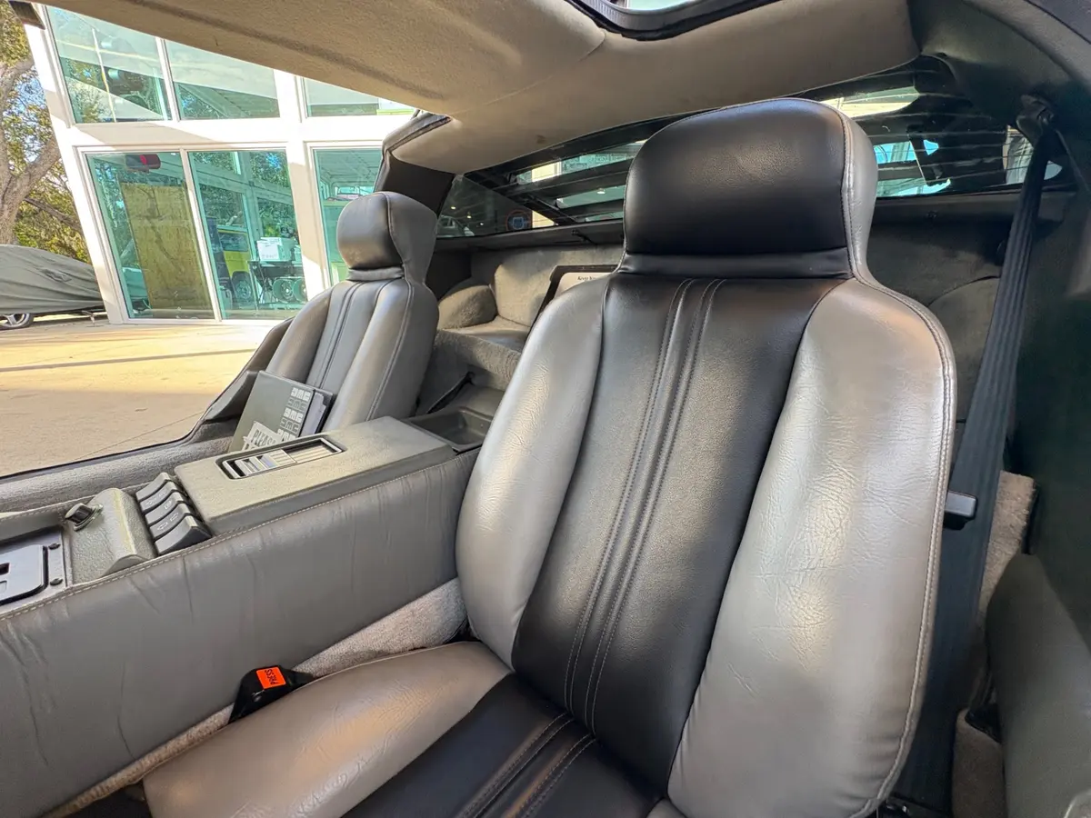 Vehicle photo 44