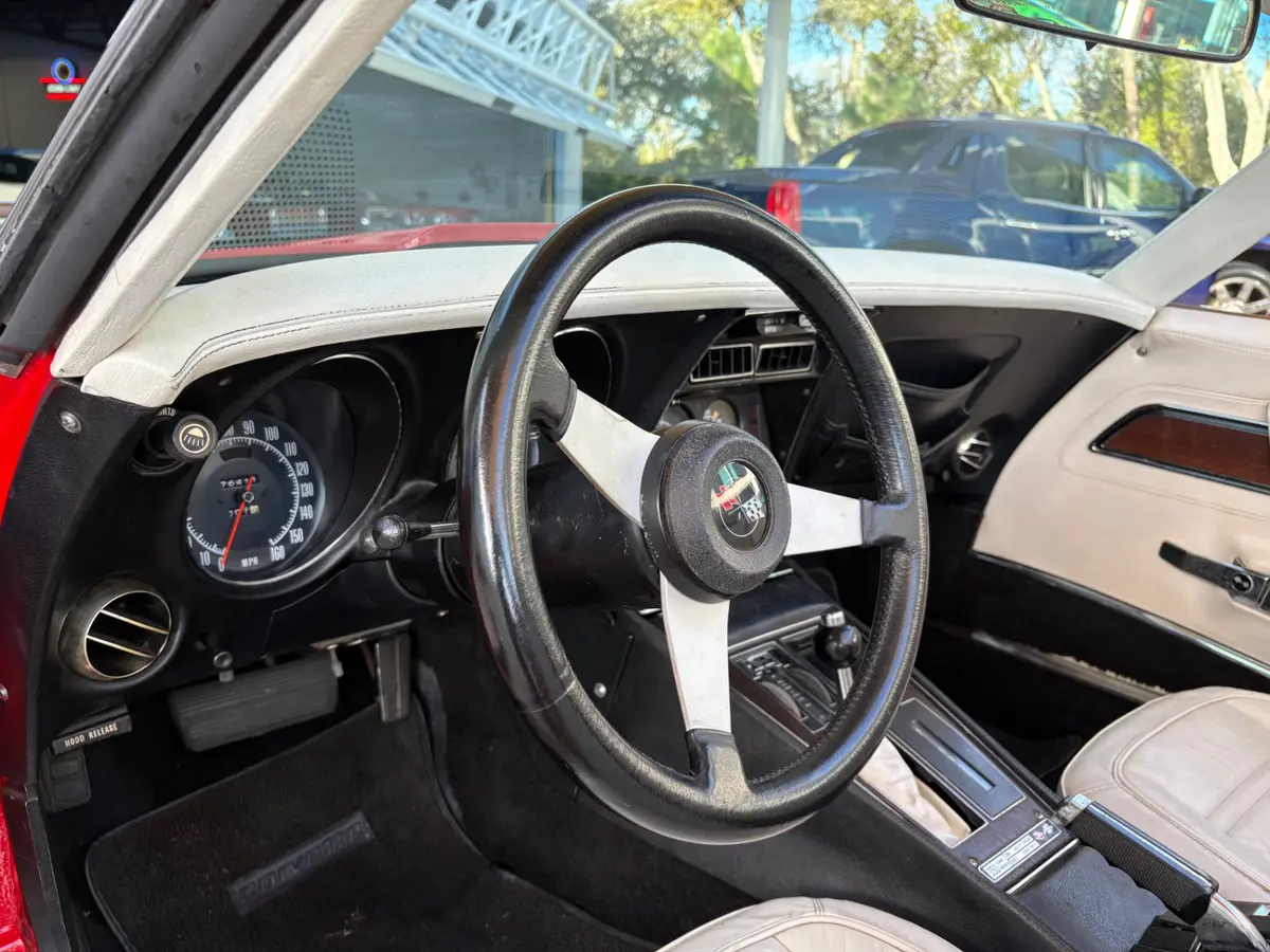 Vehicle photo 37