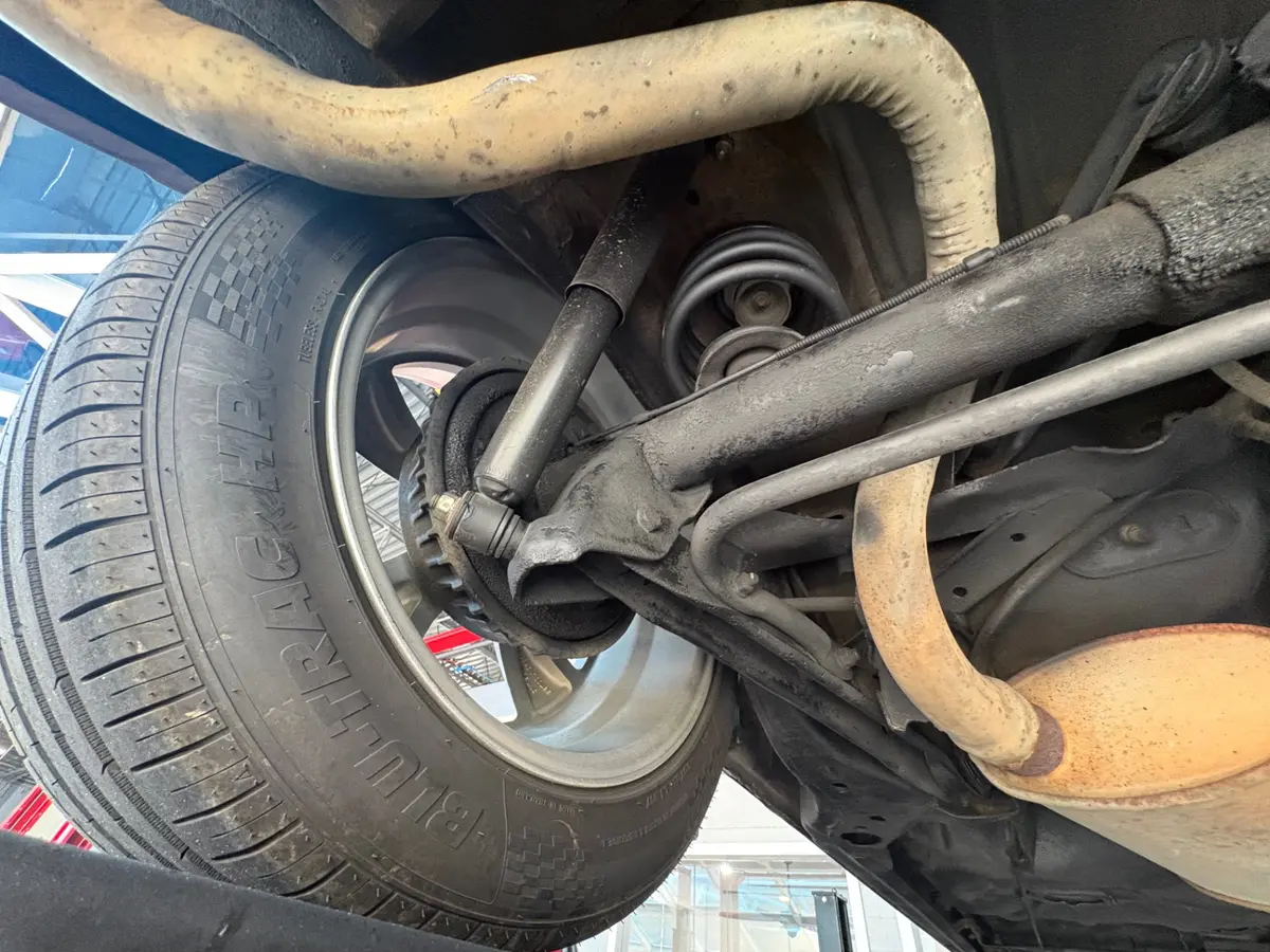 Vehicle photo 42