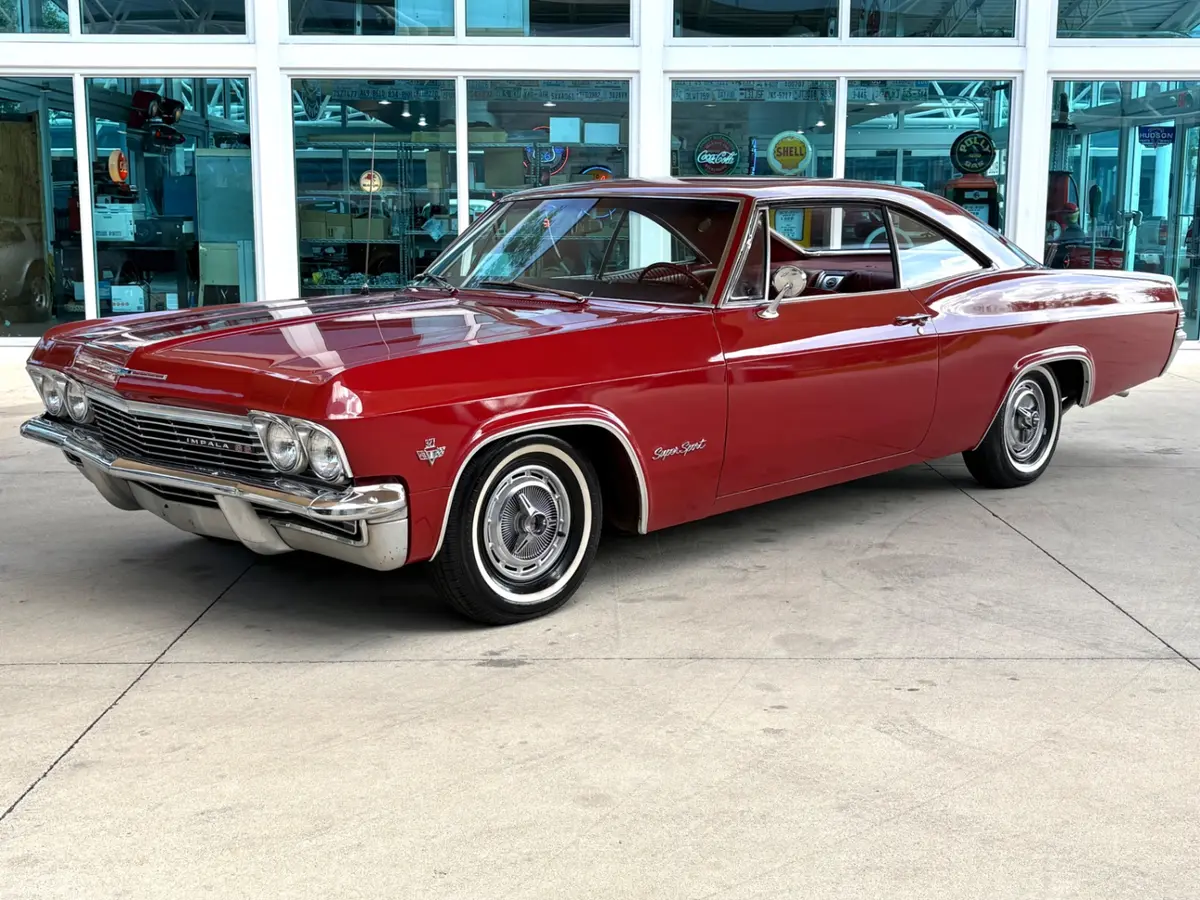 Vehicle photo 11