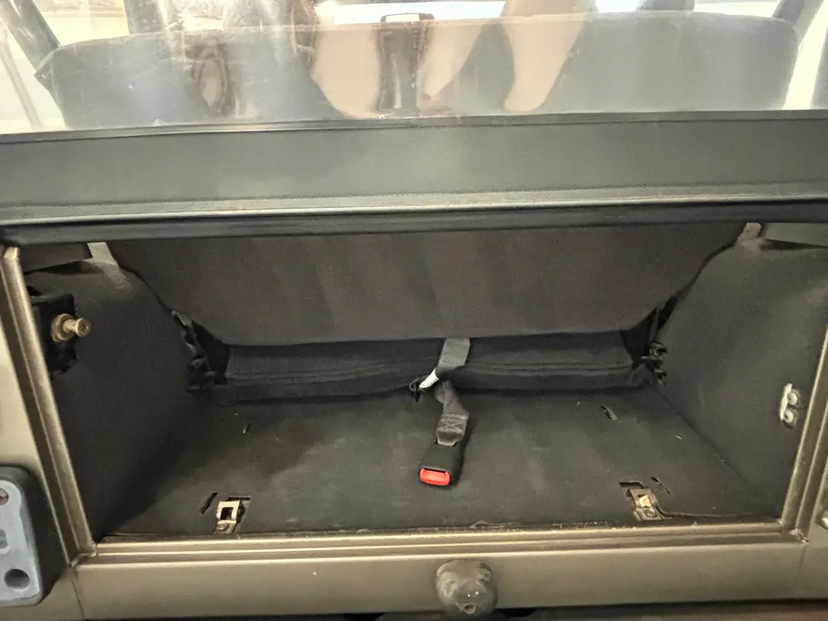 Vehicle photo 27