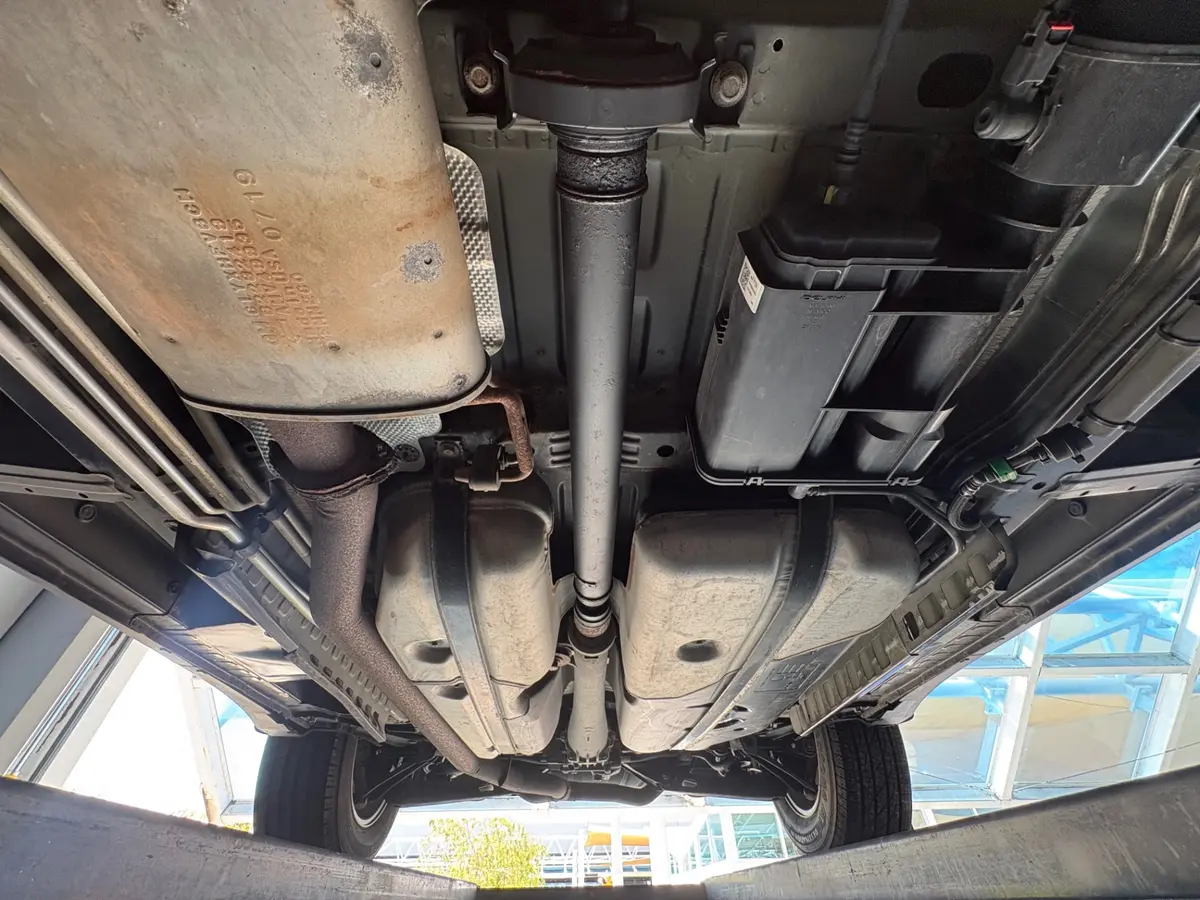 Vehicle photo 59