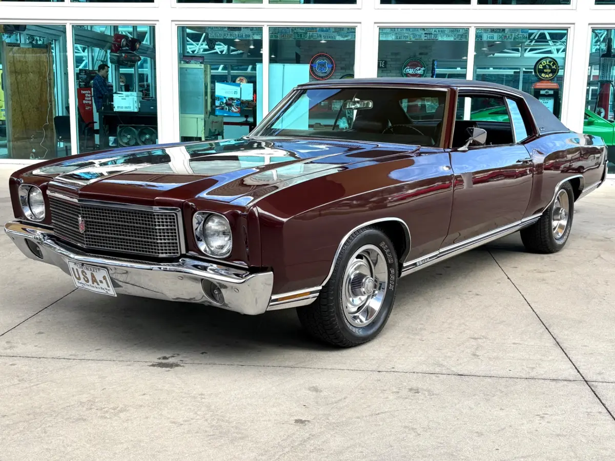 Vehicle photo 18