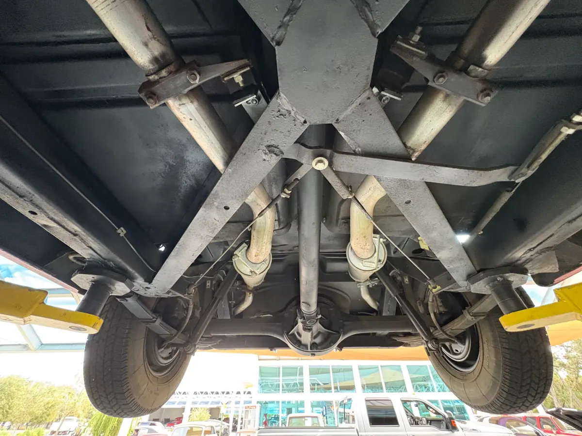 Vehicle photo 60