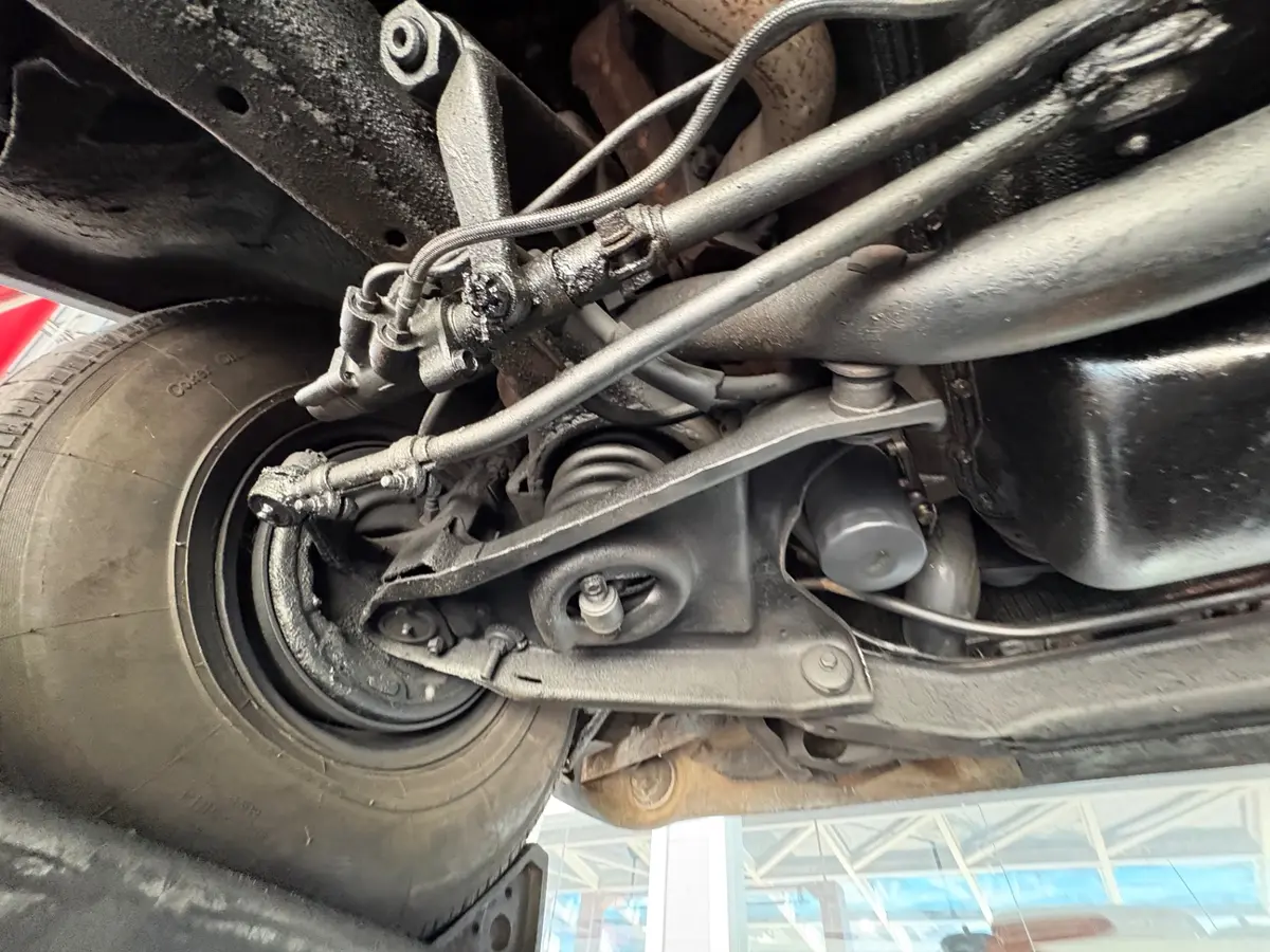 Vehicle photo 49