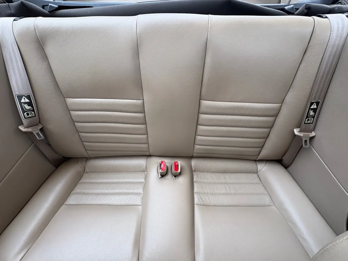 Vehicle photo 42