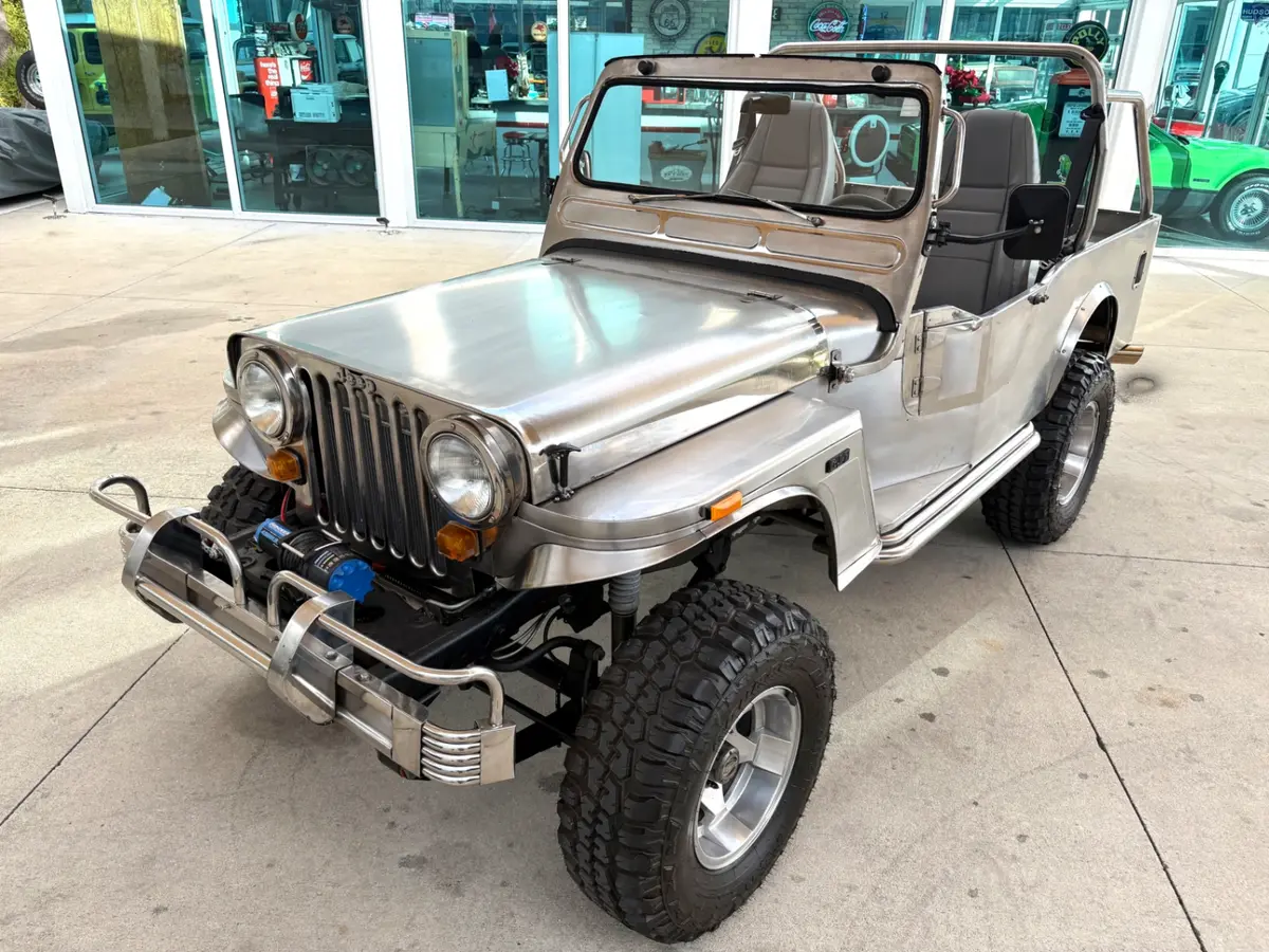 Vehicle photo 20