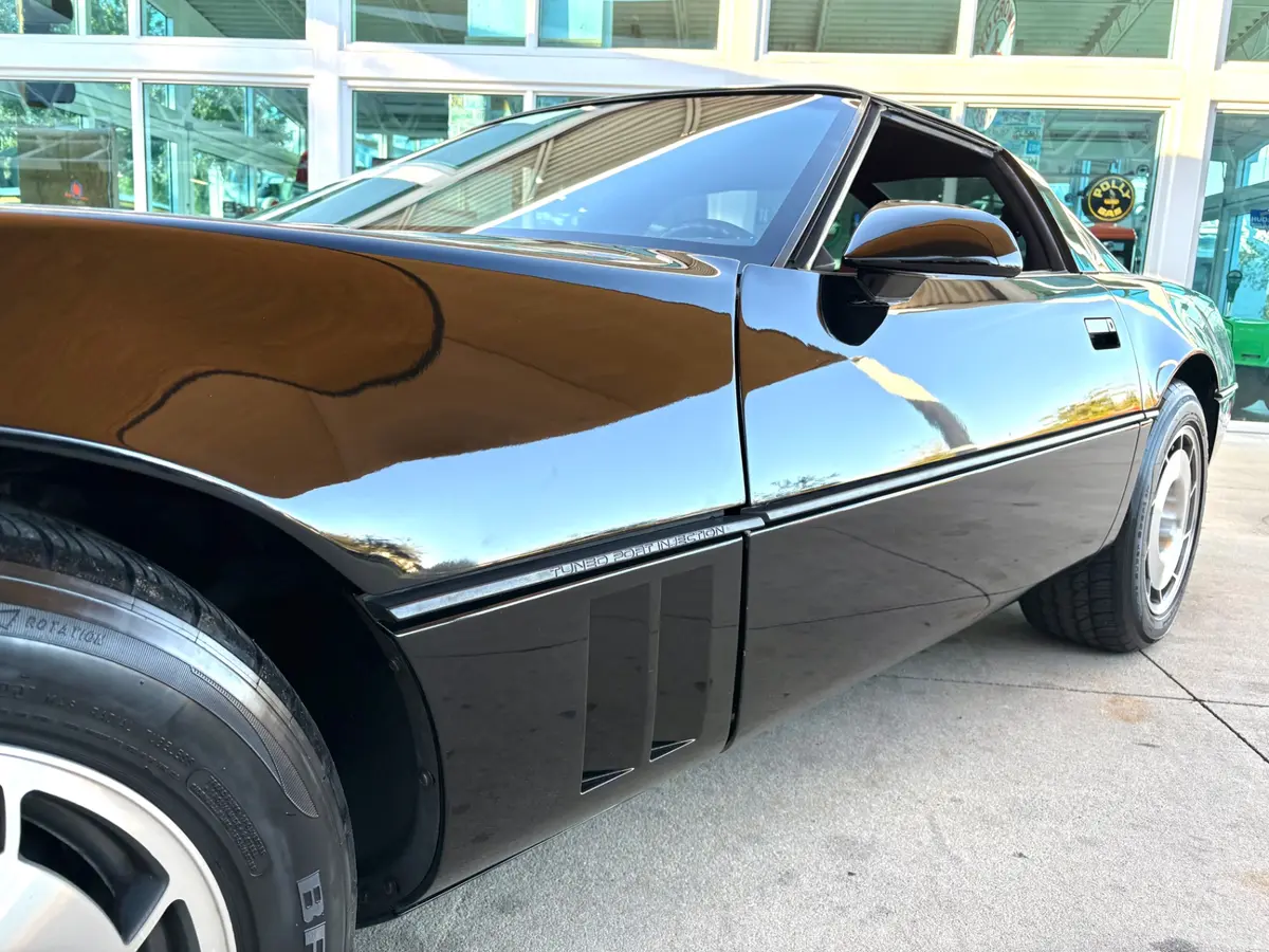 Vehicle photo 13