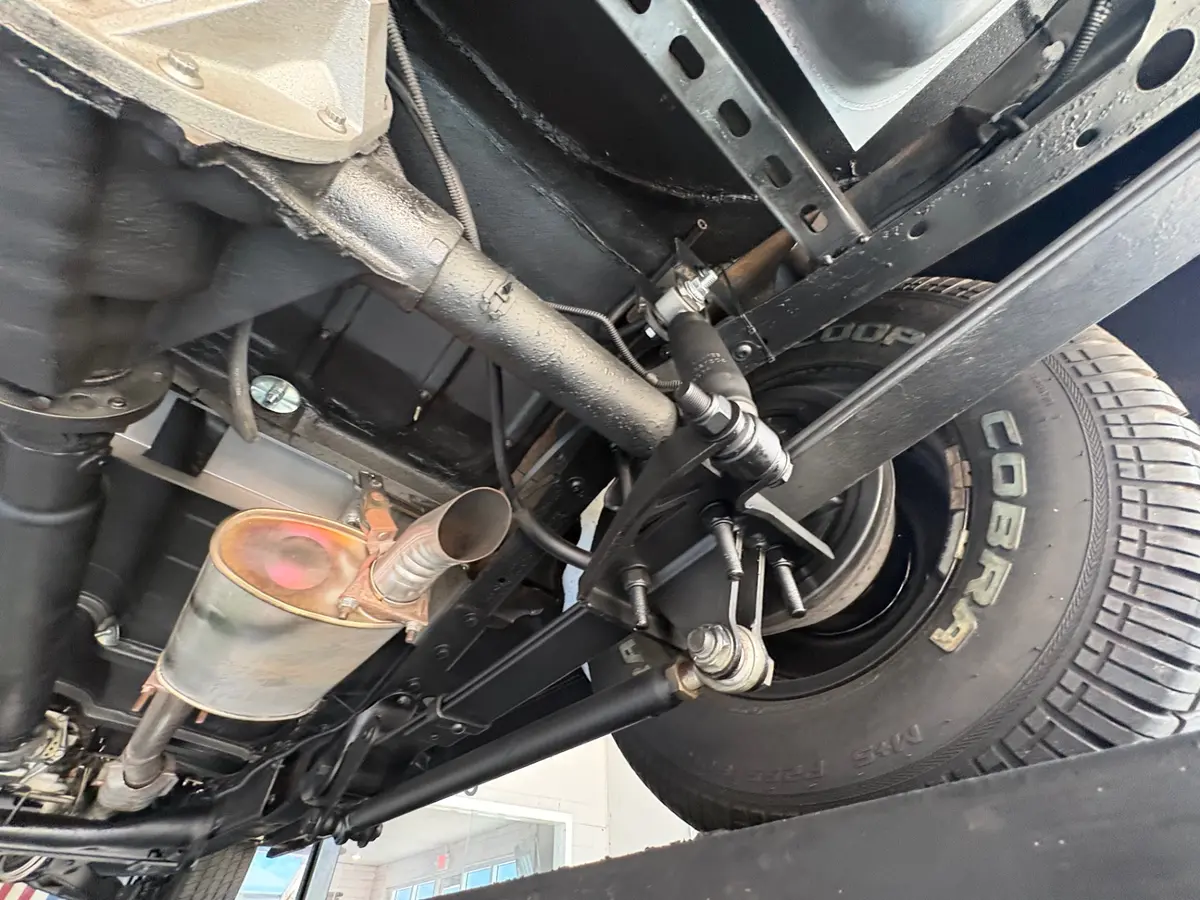 Vehicle photo 43