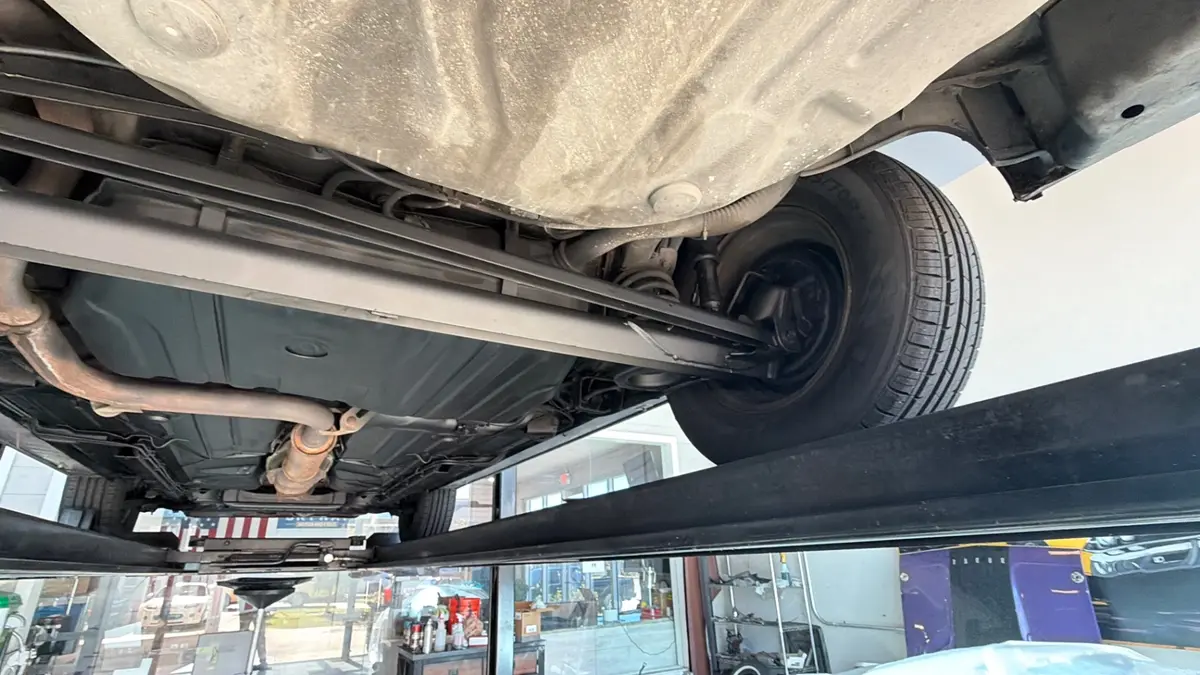 Vehicle photo 52