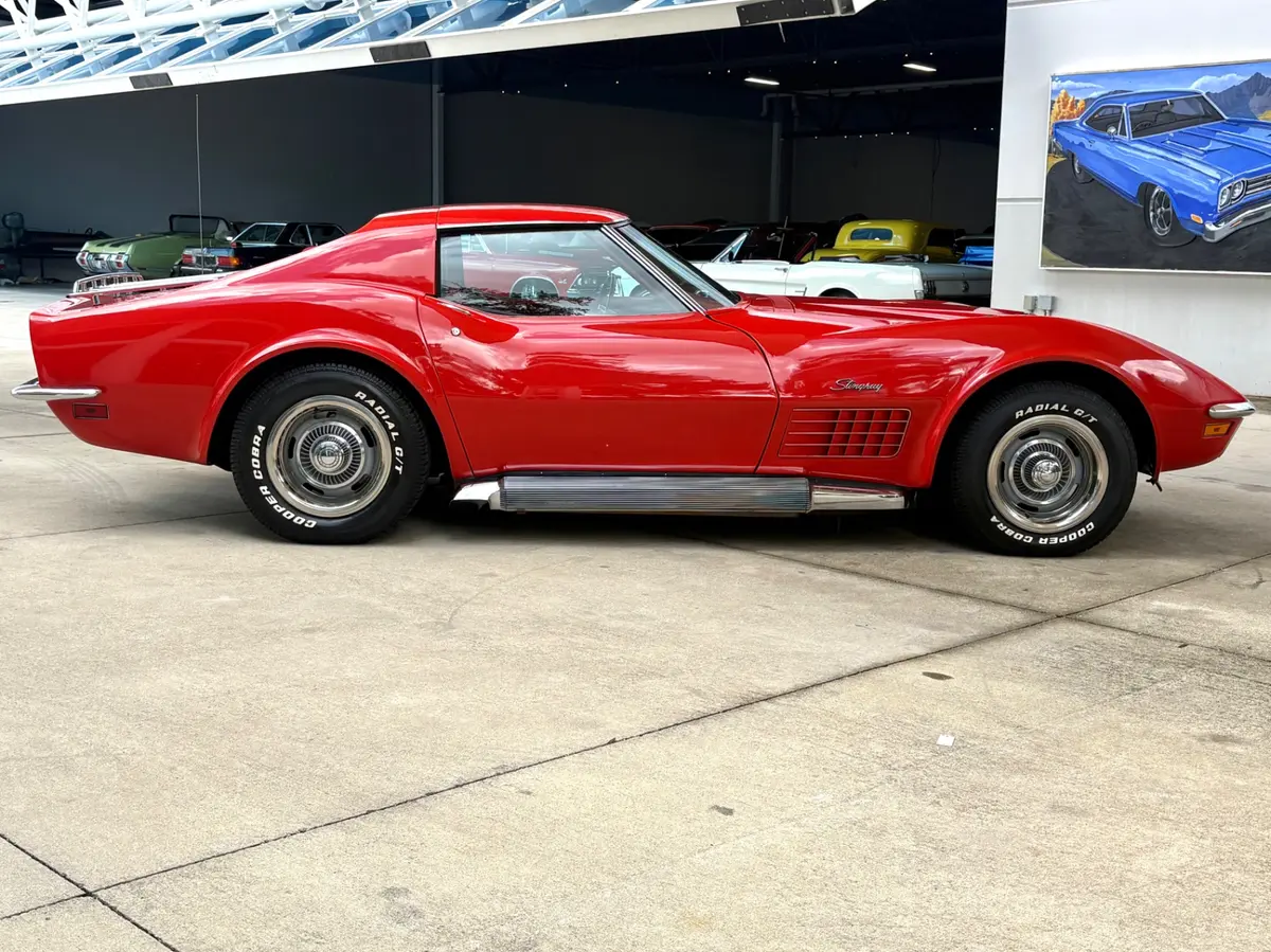 Vehicle photo 5