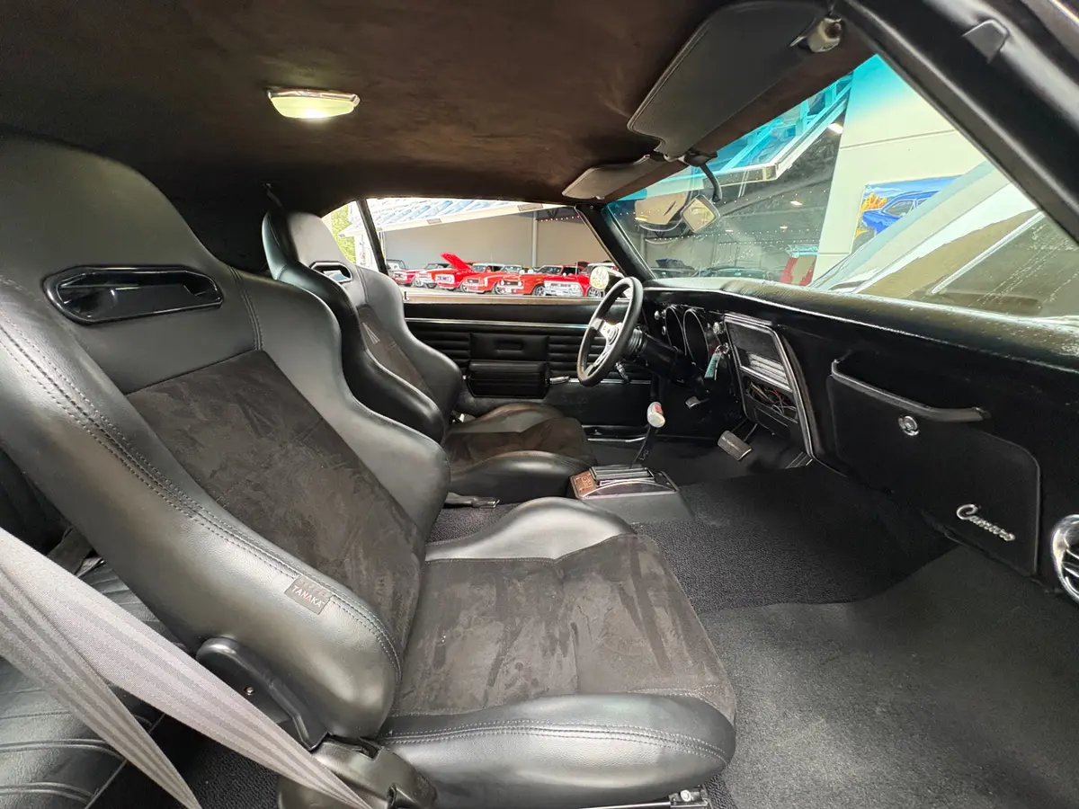 Vehicle photo 38