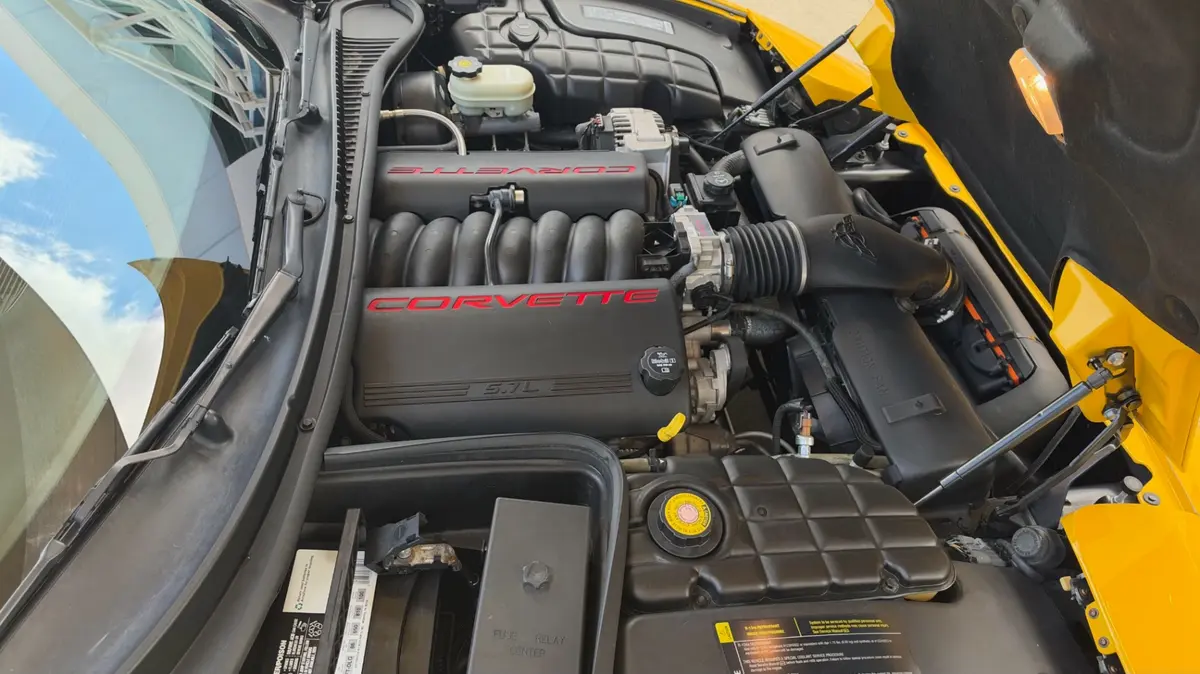 Vehicle photo 30