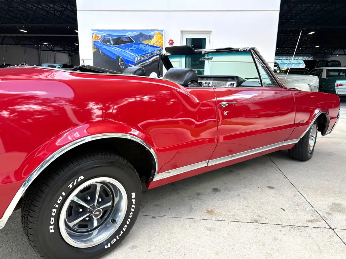 Vehicle photo 17
