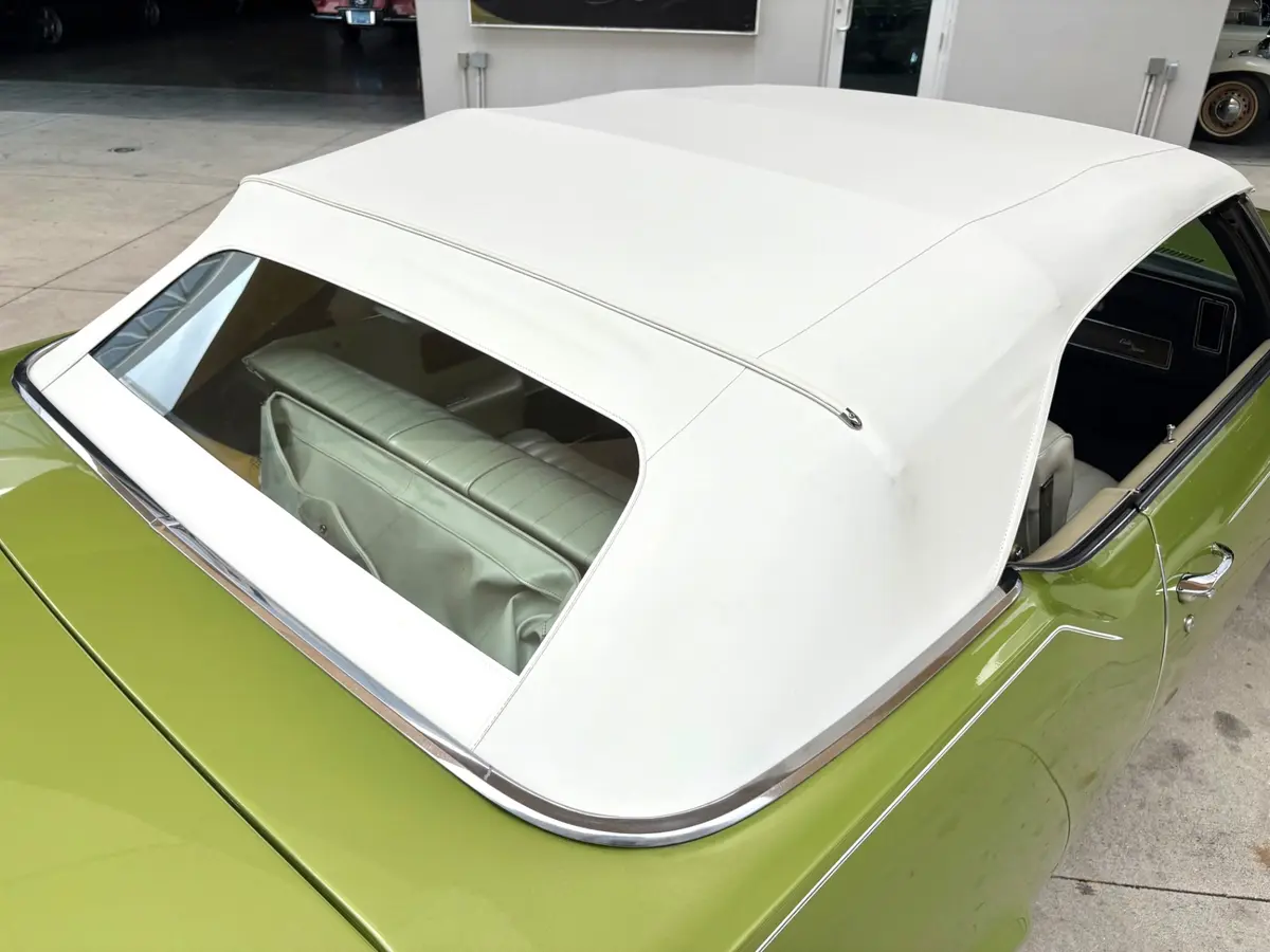 Vehicle photo 26