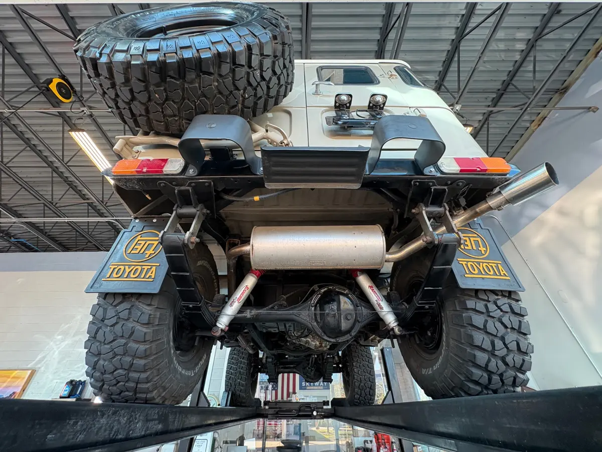 Vehicle photo 42
