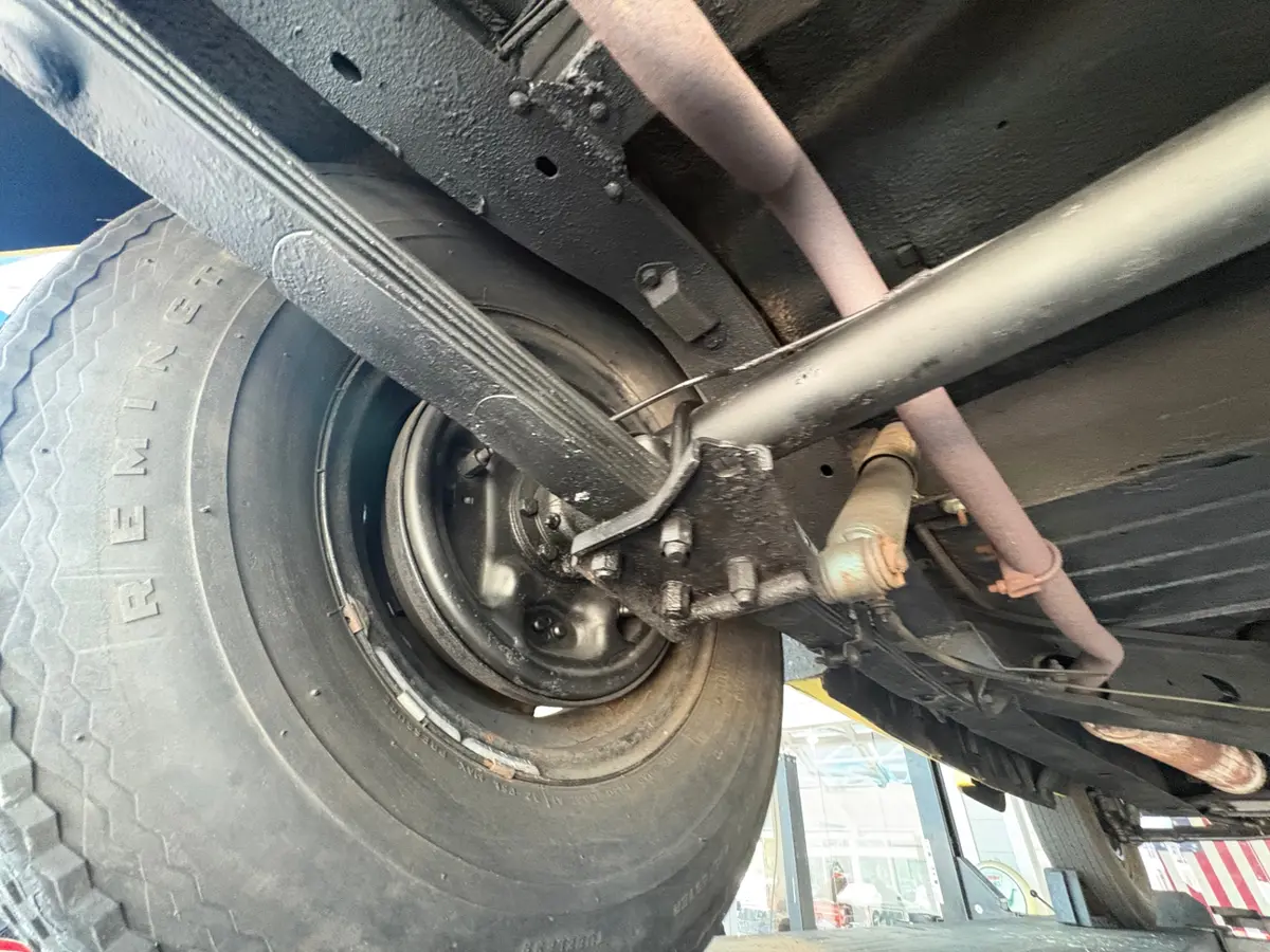 Vehicle photo 46