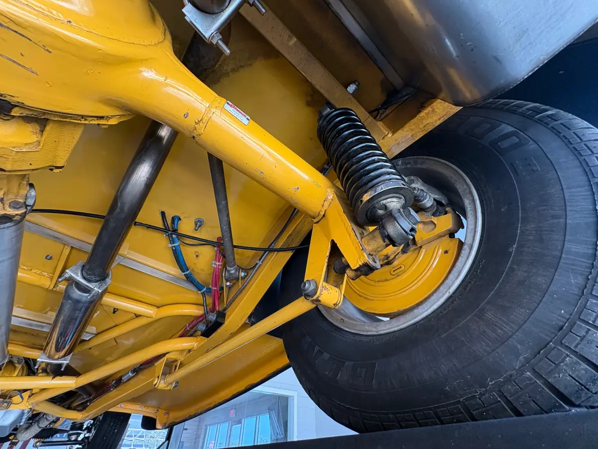 Vehicle photo 41
