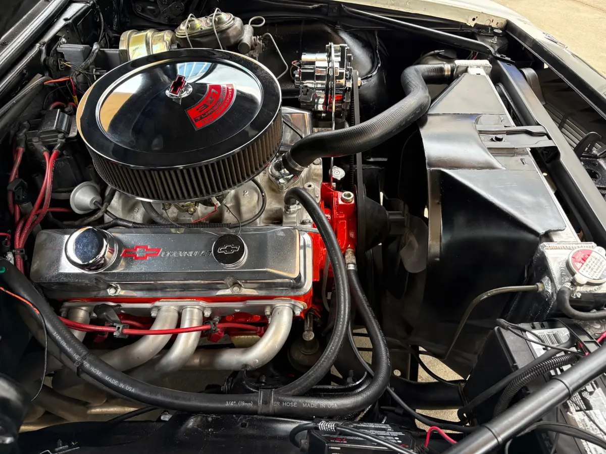 Vehicle photo 33