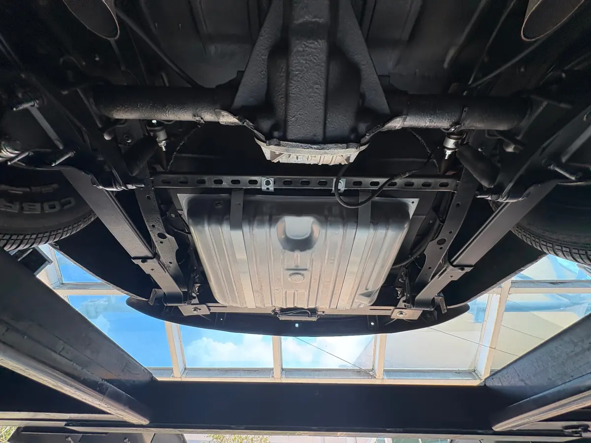 Vehicle photo 56