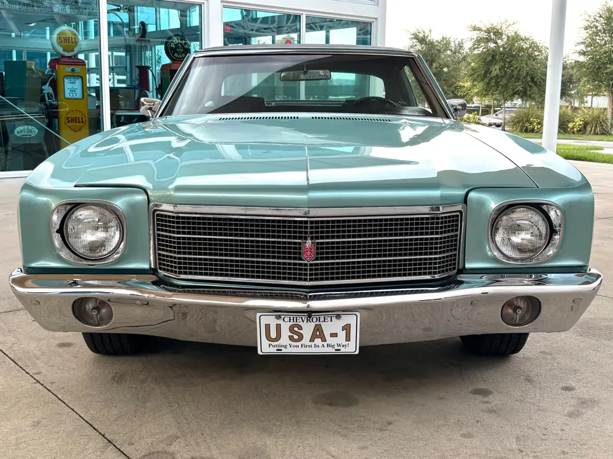 Vehicle photo 2