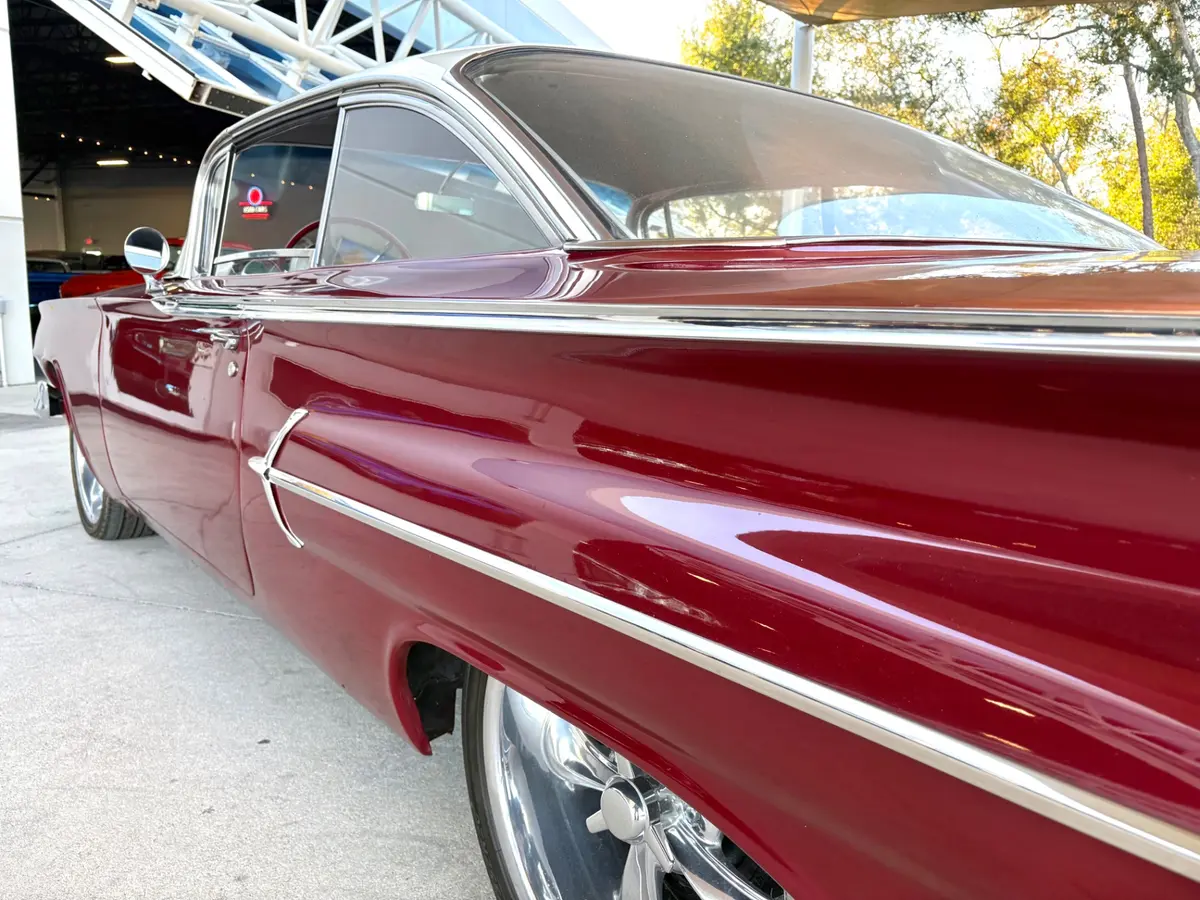 Vehicle photo 15