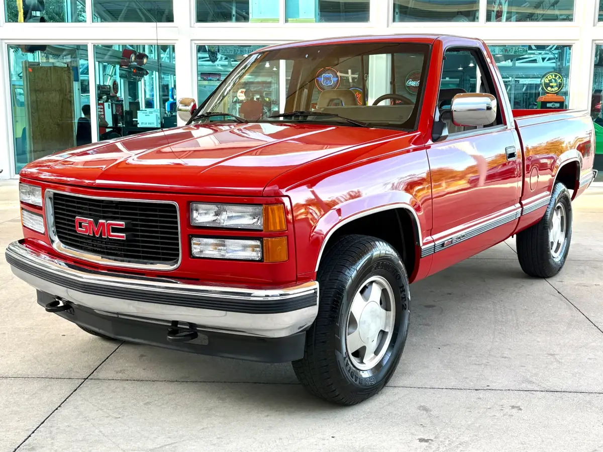 Vehicle photo 10