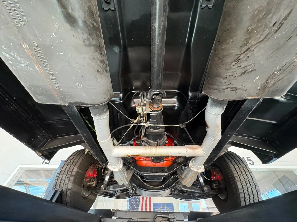 Vehicle photo 46