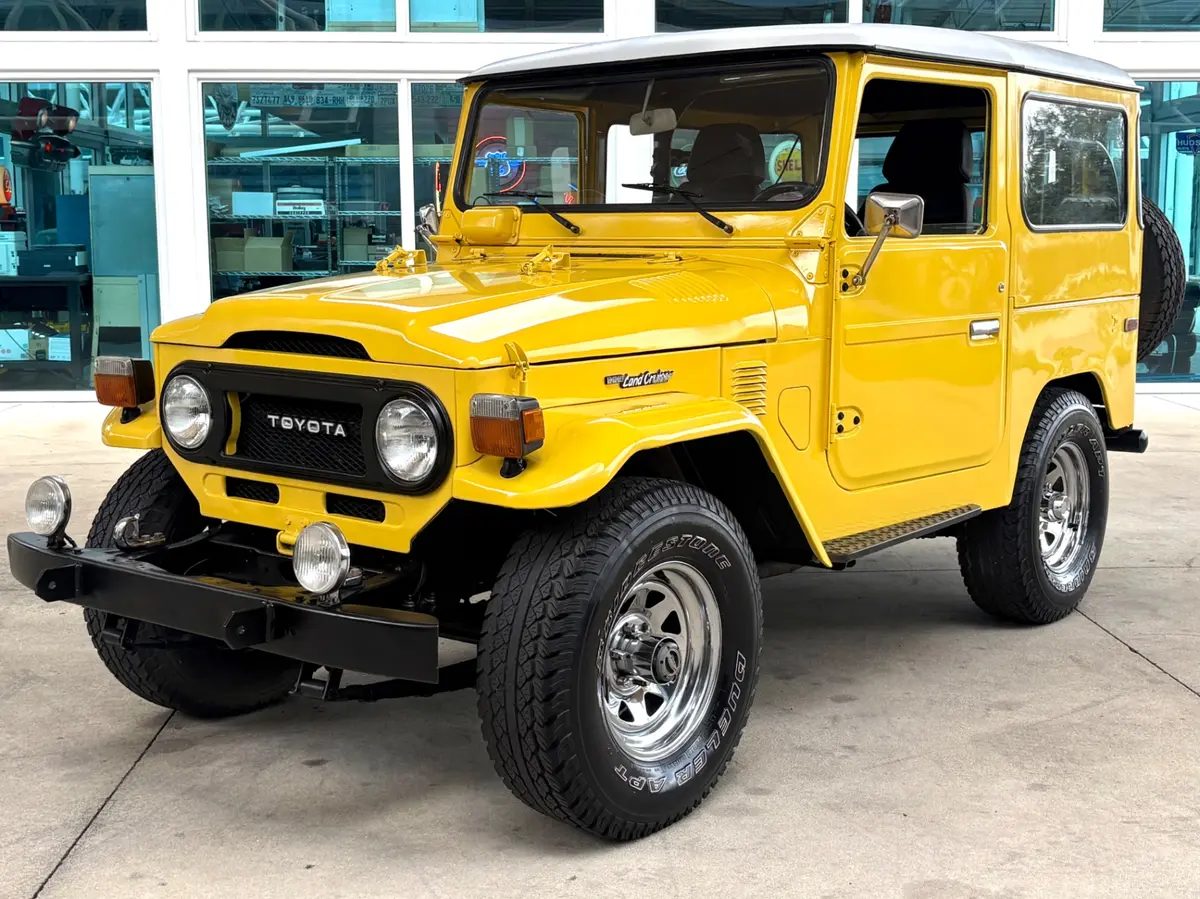 Vehicle photo 1
