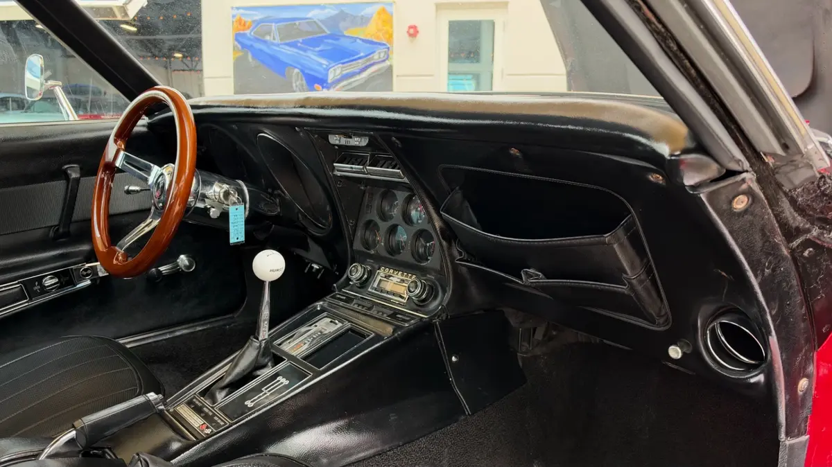Vehicle photo 38