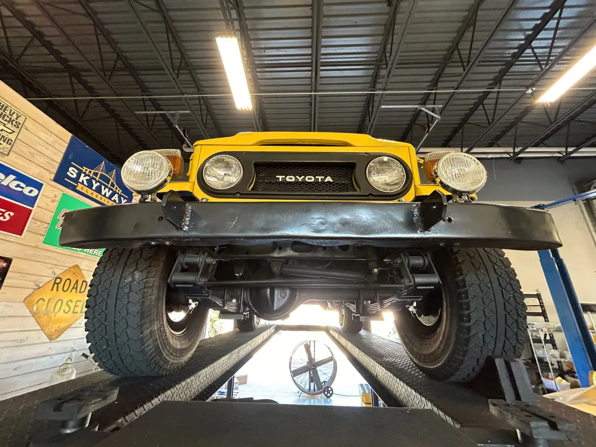 Vehicle photo 35