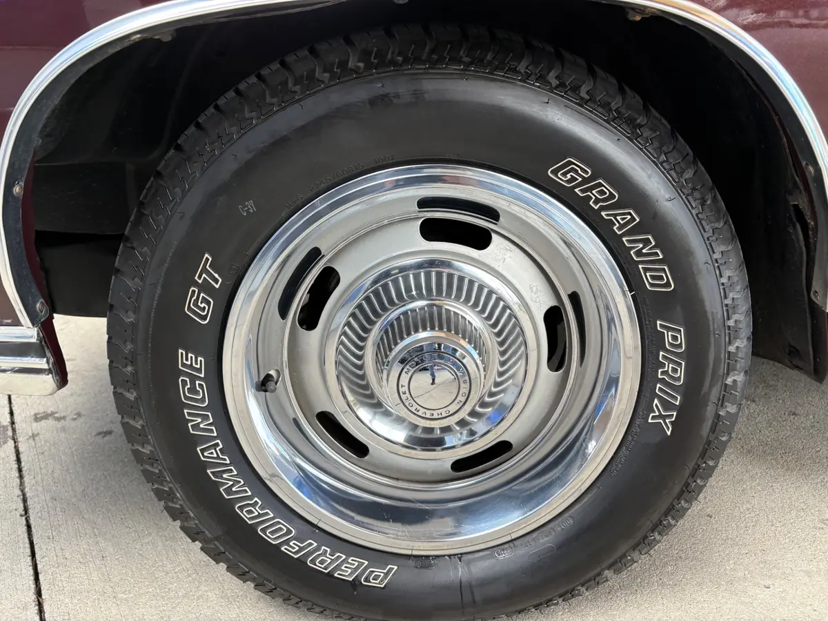 Vehicle photo 35