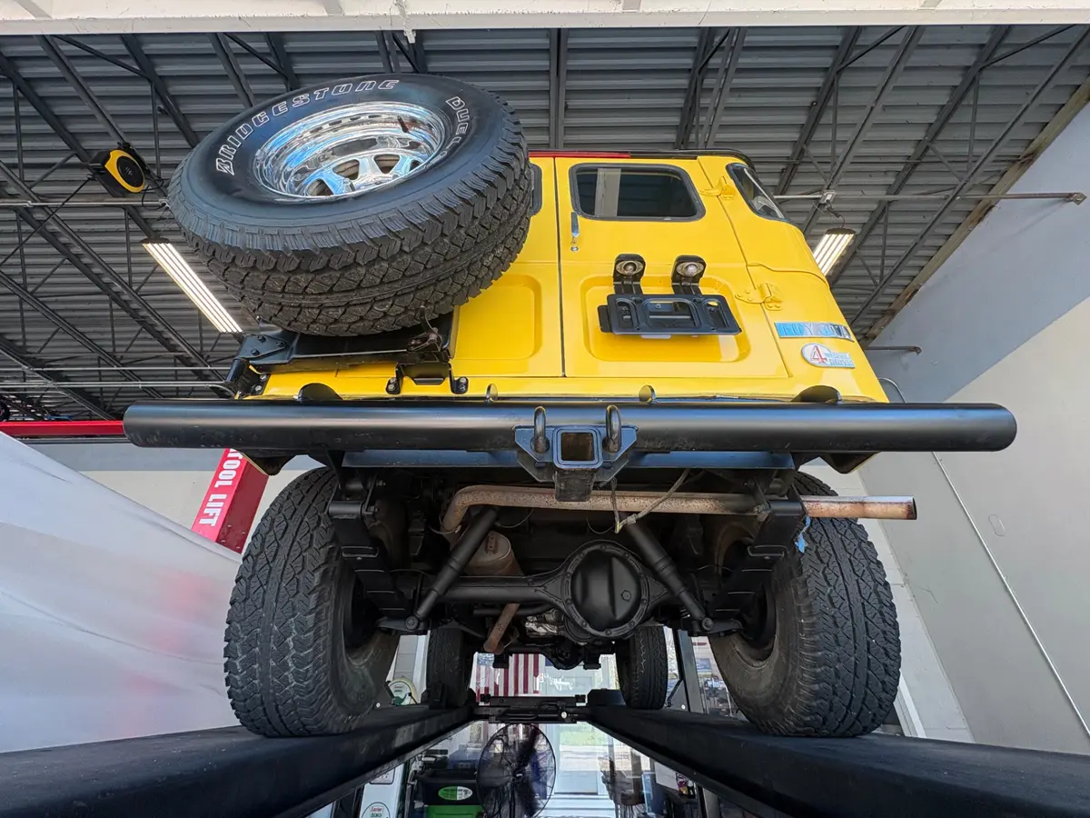 Vehicle photo 41