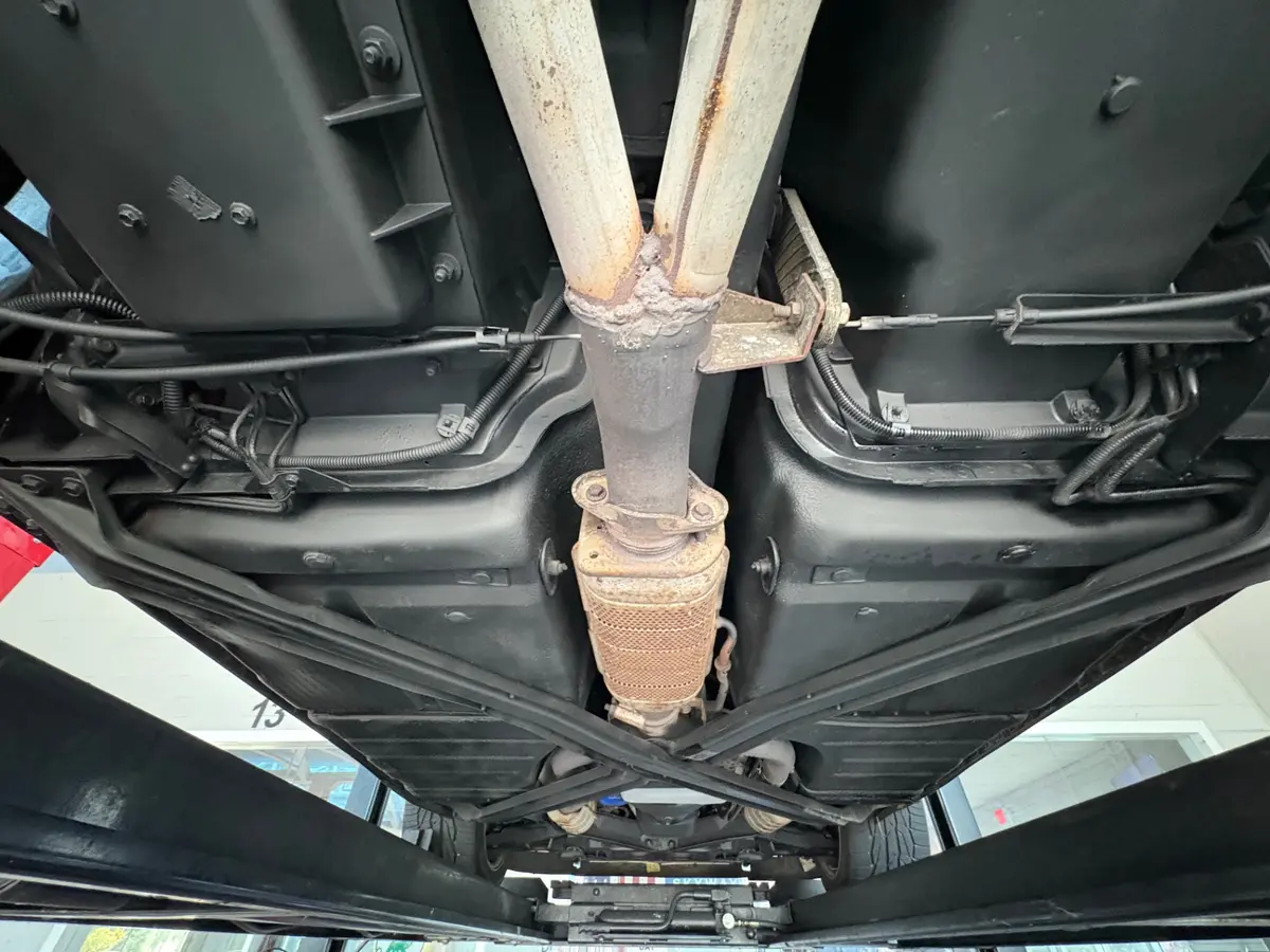 Vehicle photo 46