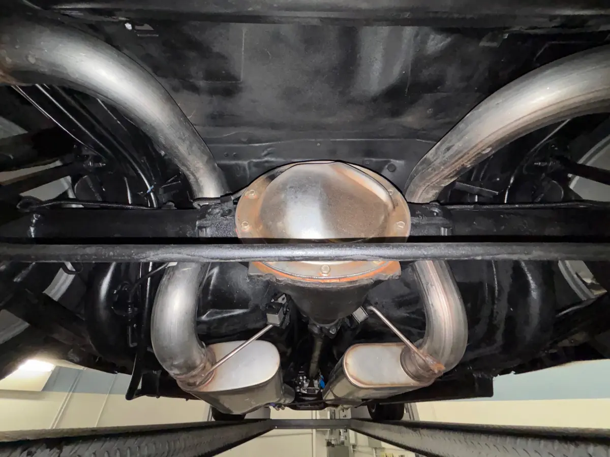 Vehicle photo 26