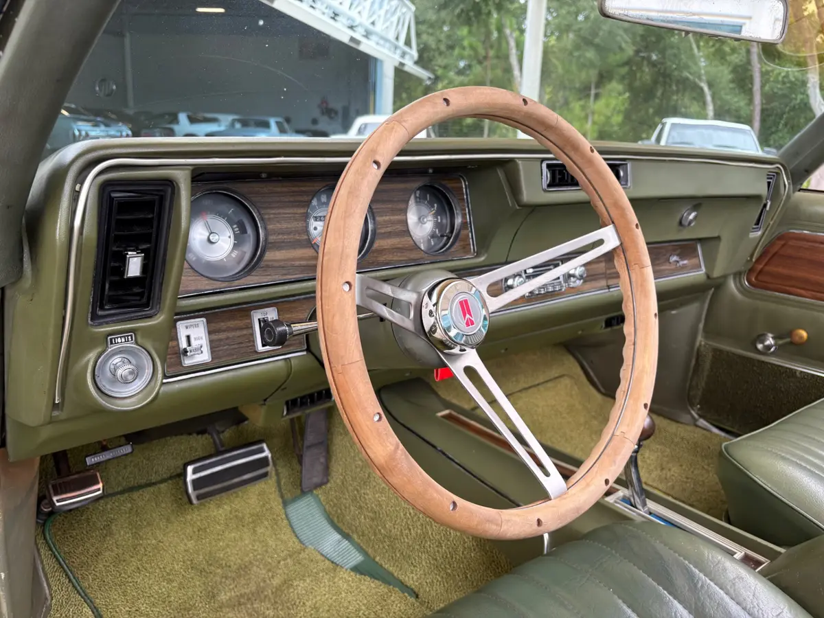Vehicle photo 38