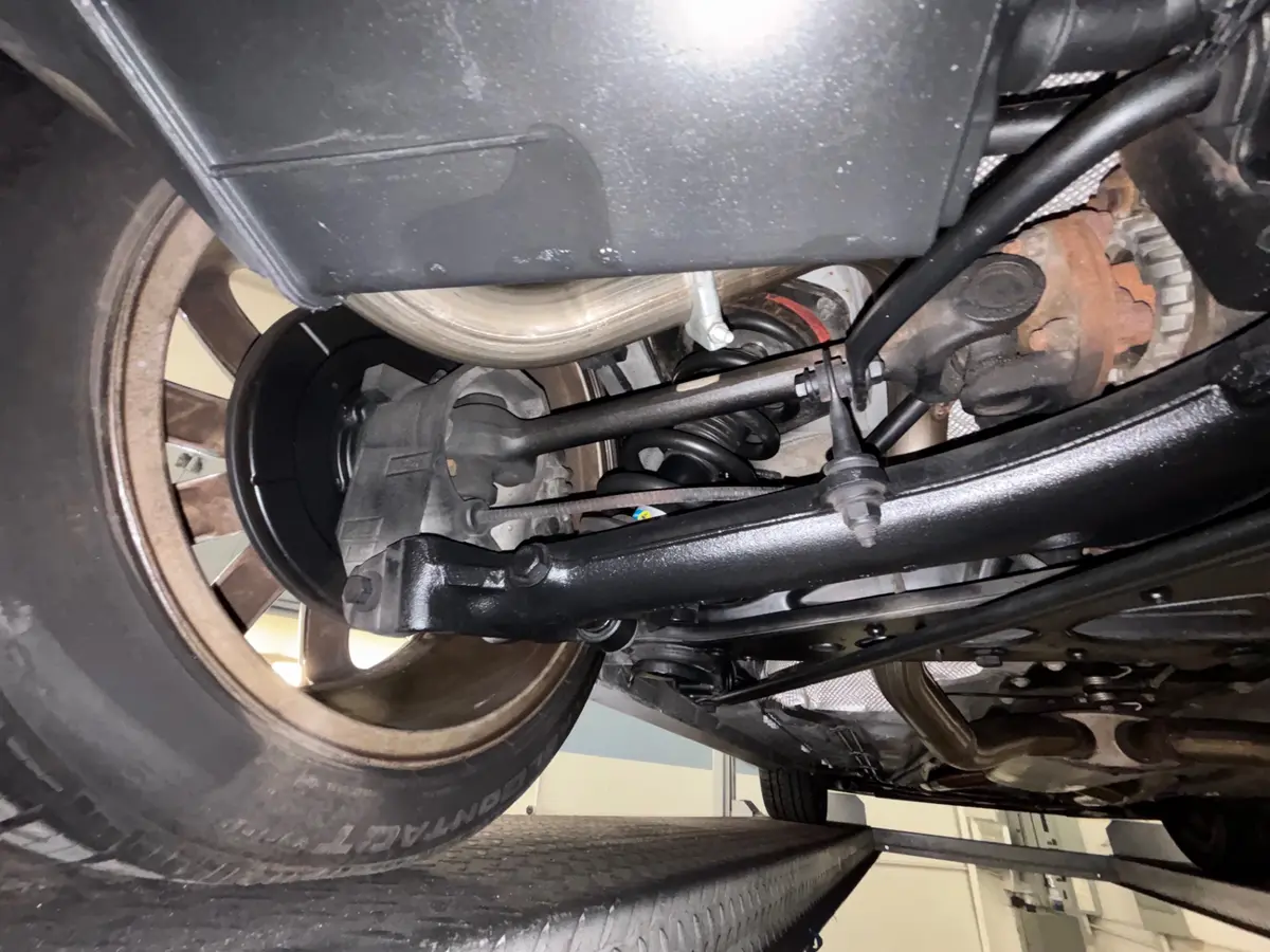 Vehicle photo 46